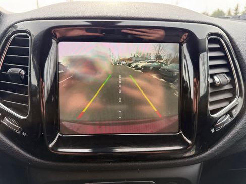 Used 2020 Jeep Compass Limited image 23