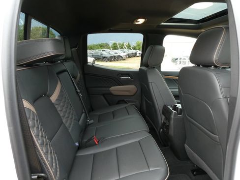New 2026 GMC Canyon Denali AWD/4WD image 13