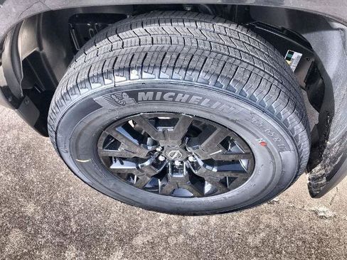 Certified 2026 Nissan Frontier SV w/ All-Weather Content Package AWD/4WD image 10