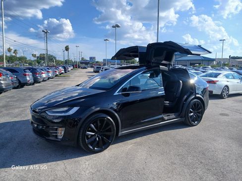 Used 2020 Tesla Model X Long Range AWD/4WD image 16