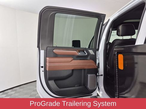 Used 2025 GMC Sierra 3500 Denali Ultimate AWD/4WD image 32