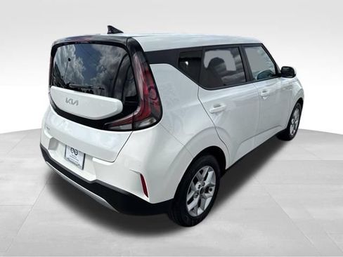 Used 2023 Kia Soul LX w/ Option Group 015 FWD image 8
