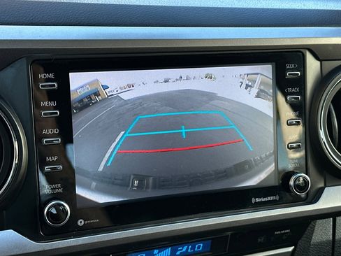 Used 2022 Toyota Tacoma TRD Off-Road image 17