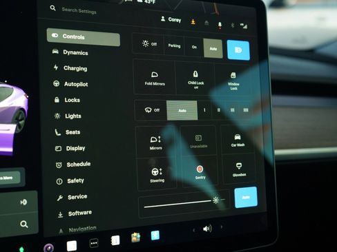 Used 2021 Tesla Model 3 Standard Range Plus image 38