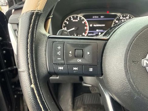 Used 2023 Nissan Rogue SV FWD image 27