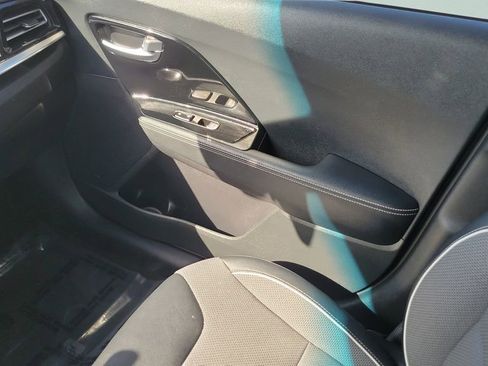 Used 2022 Kia Niro EX w/ Cold Weather Package FWD image 21
