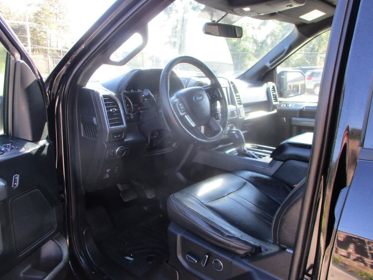 Used 2018 Ford F150 XLT w/ Equipment Group 302A Luxury AWD/4WD image 13