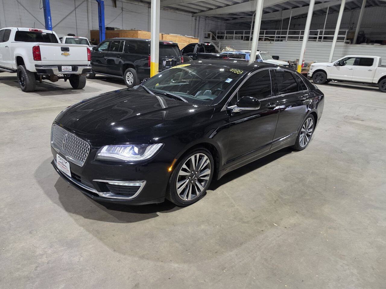 Used 2017 Lincoln MKZ Reserve w/ Climate Package FWD image 2