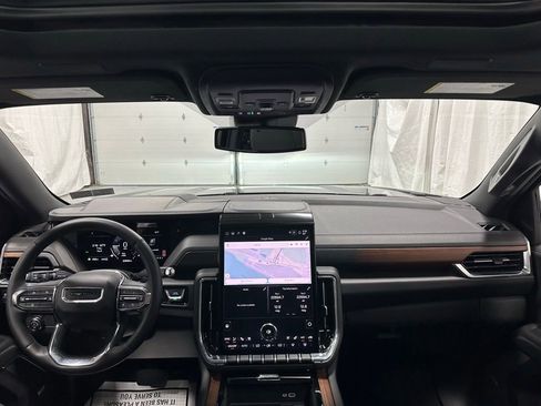 Used 2025 GMC Yukon XL Denali w/ Sun & Power Step Package AWD/4WD image 38