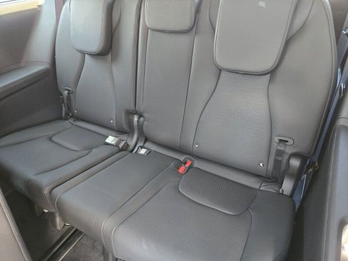 New 2025 Kia Carnival SX Prestige FWD image 10