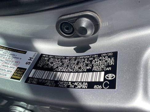 Used 2021 Toyota Corolla LE image 9