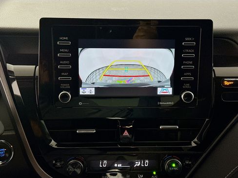 Used 2022 Toyota Camry SE image 23