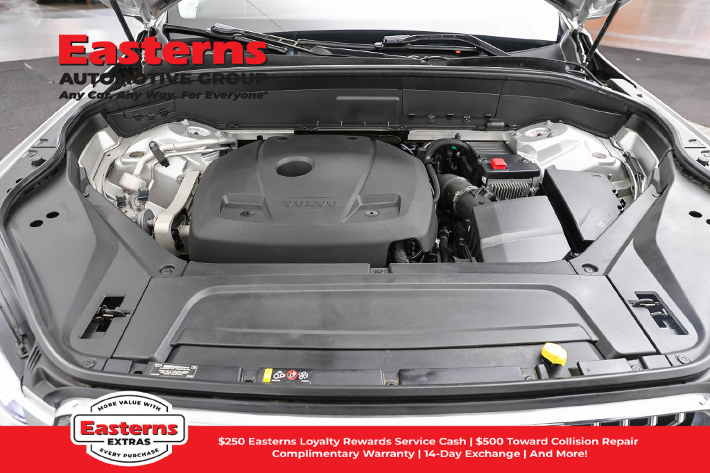 Used 2022 Volvo XC90 T5 Momentum AWD/4WD image 8