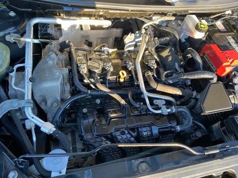 Used 2022 Nissan Rogue S AWD/4WD image 19