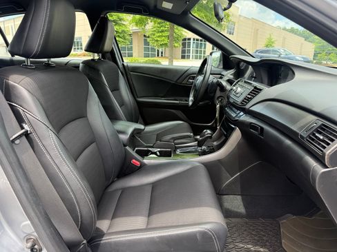 Used 2016 Honda Accord Sport image 33