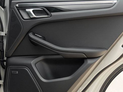 New 2026 Porsche Macan image 85