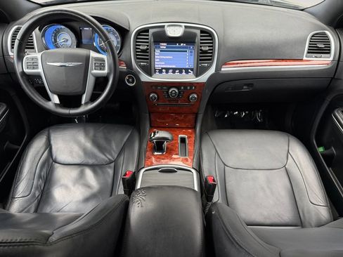Used 2014 Chrysler 300 AWD w/ Driver Convenience Group image 14