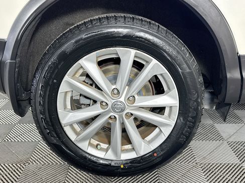 Used 2018 Nissan Rogue Sport SV FWD image 32