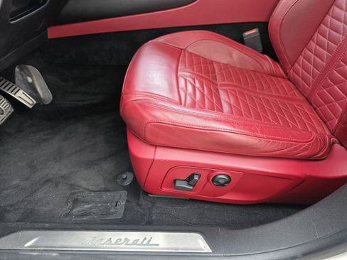 Used 2019 Maserati Levante GTS AWD/4WD image 22