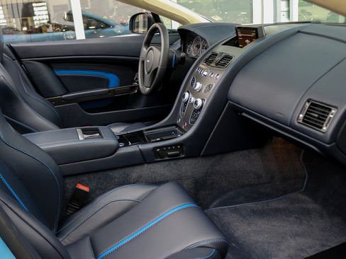 Used 2017 Aston Martin V12 Vantage S image 37