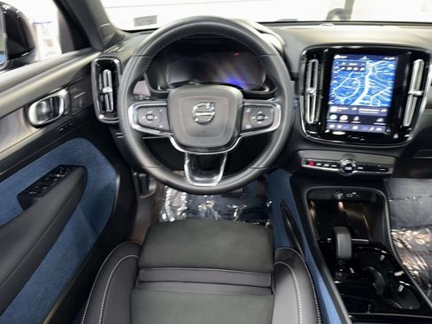 Used 2023 Volvo XC40 Recharge Ultimate w/ Protection Package Premier AWD/4WD image 4