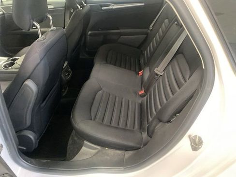 Used 2014 Ford Fusion SE FWD image 16
