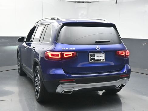 Used 2021 Mercedes-Benz GLB 250 w/ Premium Package image 6