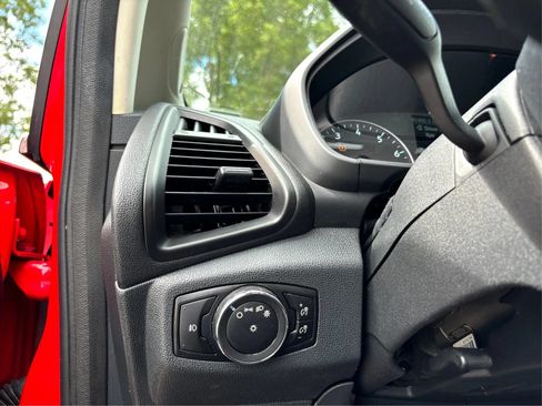 Used 2019 Ford EcoSport Titanium AWD/4WD image 18