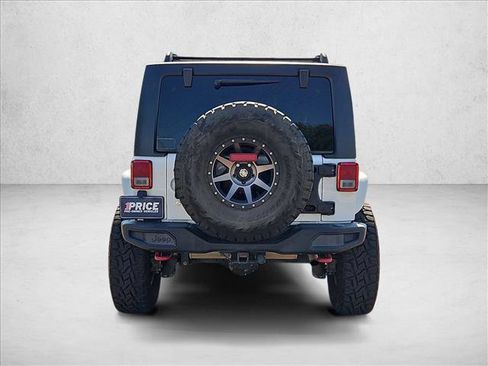 Used 2014 Jeep Wrangler Unlimited Sahara w/ Max Tow Package AWD/4WD image 6