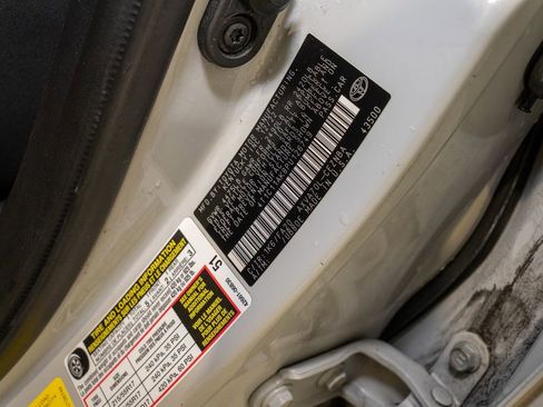 Used 2023 Toyota Camry LE image 18