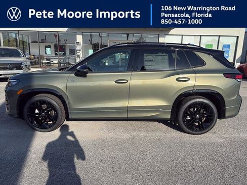 New 2026 Volkswagen Tiguan SE R-Line FWD image 1