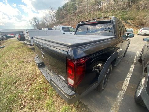 Used 2017 Honda Ridgeline Black Edition image 4