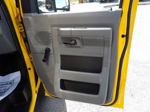 Used 2021 Ford E-350 and Econoline 350 Super Duty RWD image 24
