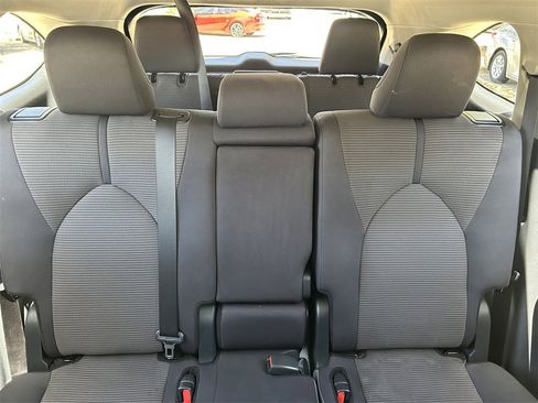 Certified 2024 Toyota Highlander LE image 15