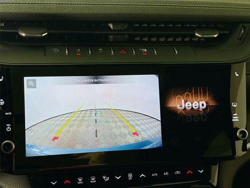 New 2026 Jeep Grand Cherokee Limited w/ Limited Altitude Package AWD/4WD image 9