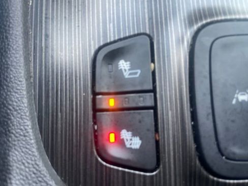 Used 2023 GMC Acadia SLT w/ Trailering Package image 30