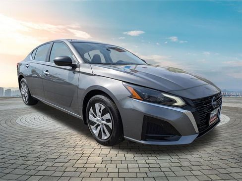 Certified 2025 Nissan Altima 2.5 S image 2