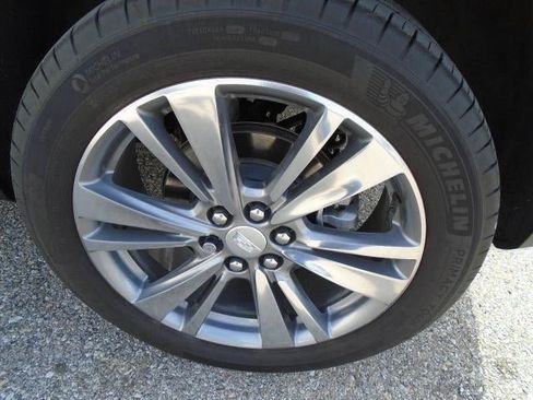 Used 2025 Cadillac XT5 Premium Luxury w/ Technology Package AWD/4WD image 31