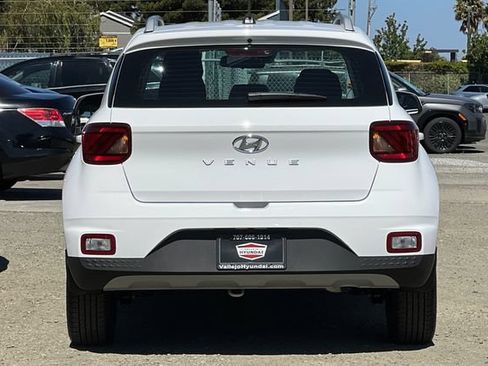 New 2026 Hyundai Venue SEL FWD image 7
