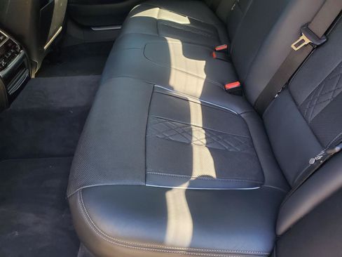 Used 2019 BMW 750i w/ Executive Package RWD image 30