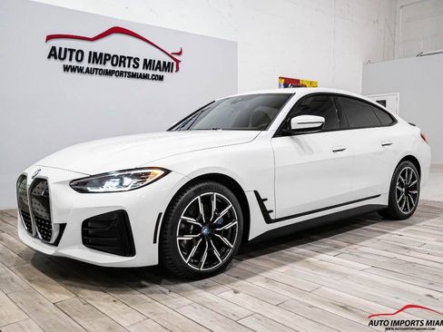 Used 2022 BMW i4 eDrive40 w/ M Sport Package image 88