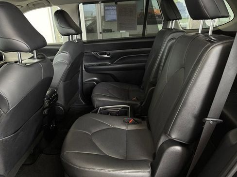 Used 2025 Toyota Grand Highlander FWD image 25