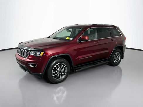 Used 2019 Jeep Grand Cherokee Laredo w/ 18" Wheel & 8.4" Radio Group AWD/4WD image 3
