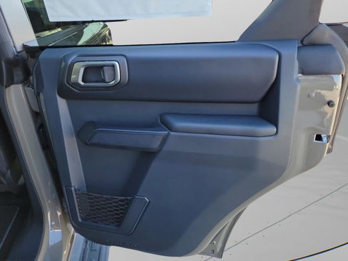 New 2025 Ford Bronco Outer Banks w/ Black Appearance Package image 27