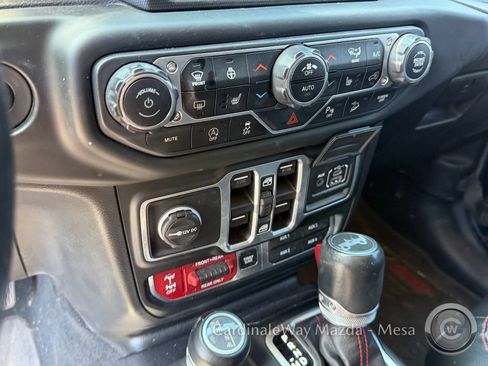 Used 2018 Jeep Wrangler Unlimited Rubicon AWD/4WD image 10