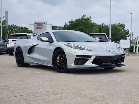 Used 2023 Chevrolet Corvette Stingray Premium Cpe w/ Z51 Performance Package RWD image 2