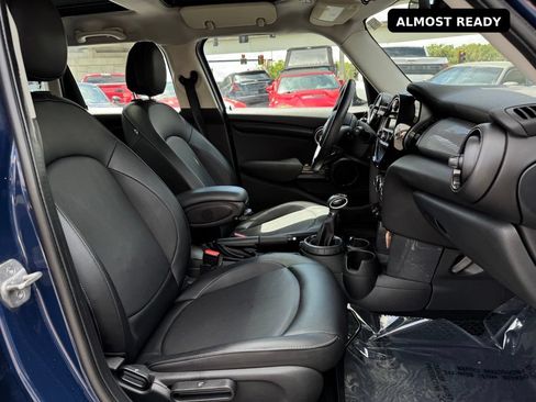 Used 2015 MINI Cooper 4-Door Hardtop FWD image 31