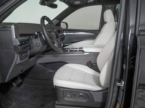 Used 2026 Cadillac Escalade V image 17