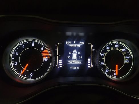 Used 2020 Jeep Cherokee Latitude Plus w/ Cold Weather Group AWD/4WD image 23