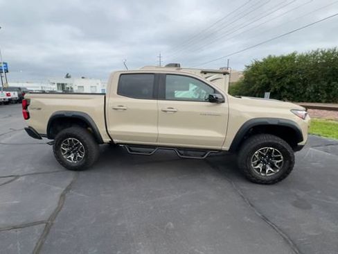 Used 2024 Chevrolet Colorado ZR2 w/ Technology Package AWD/4WD image 9